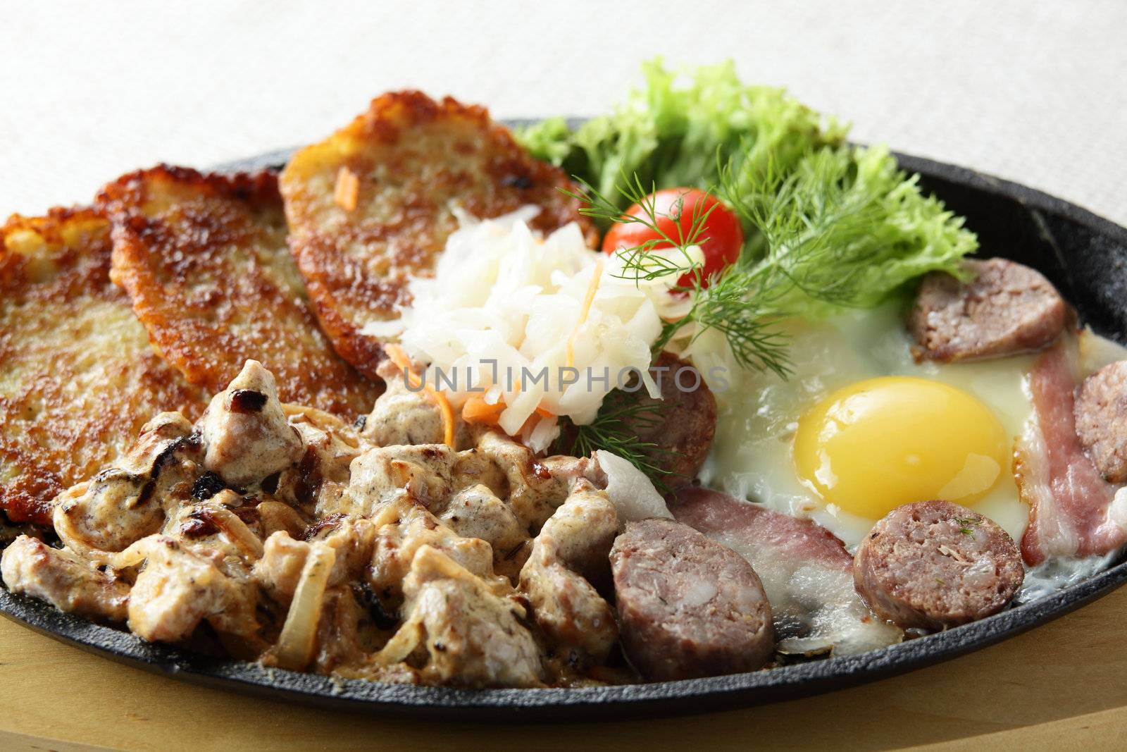 meat with egg by fiphoto