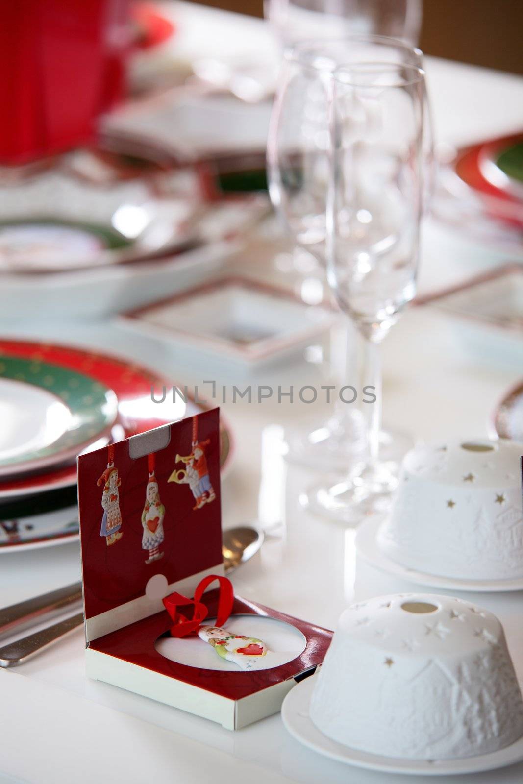 Different brand new utensils on the table