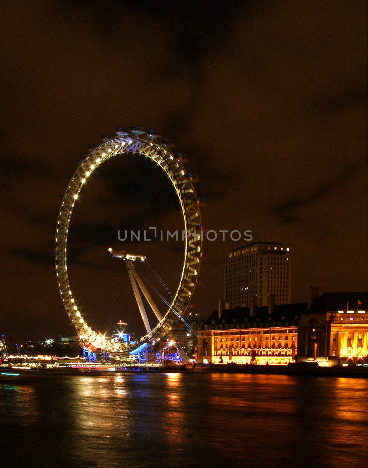 London Eye bu the Thames
