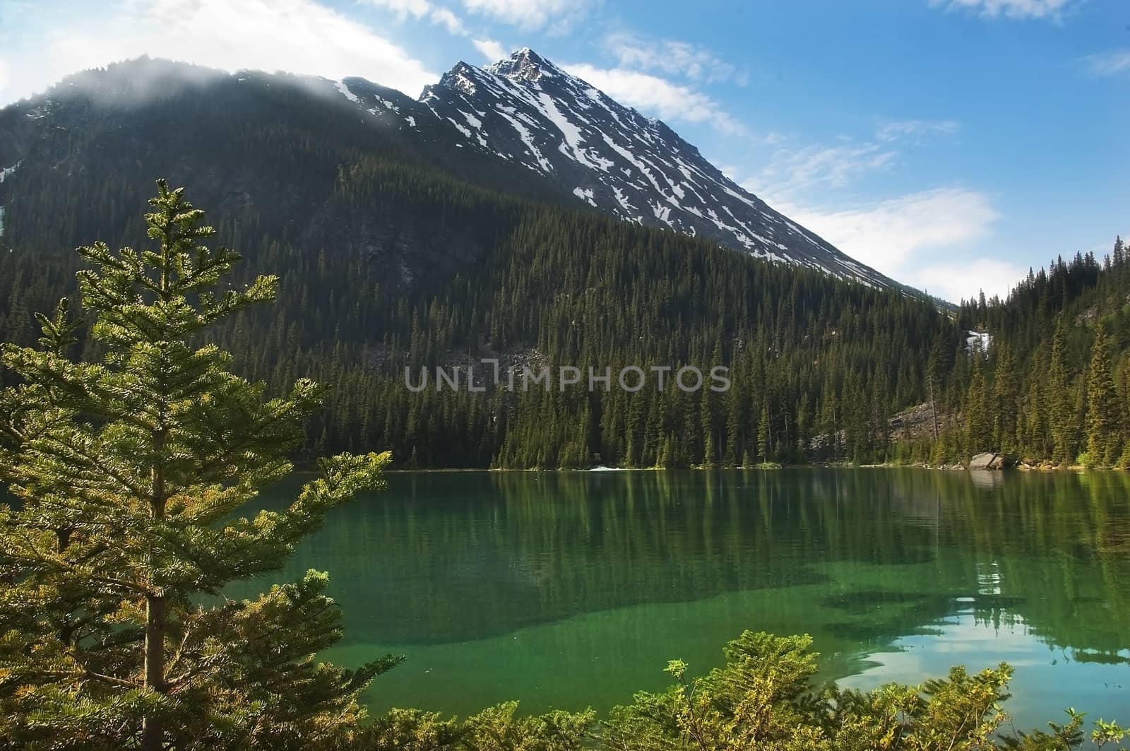 emerald lake by irisphoto4