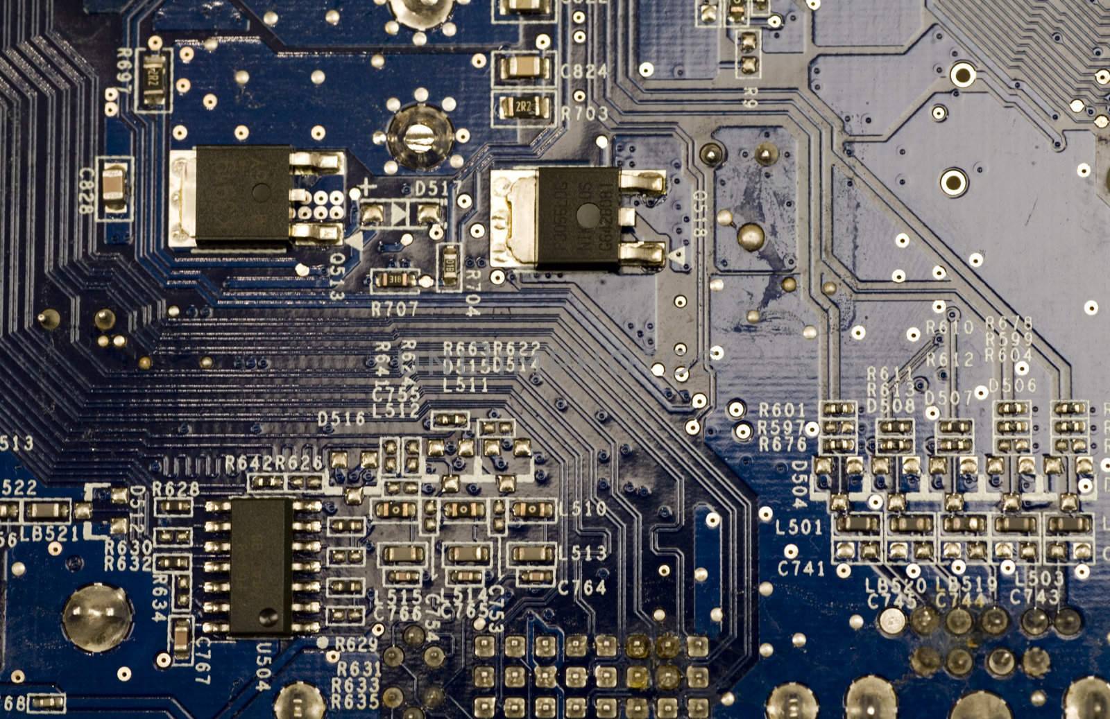 microcircuit with chip of condensers, resistors and transistors