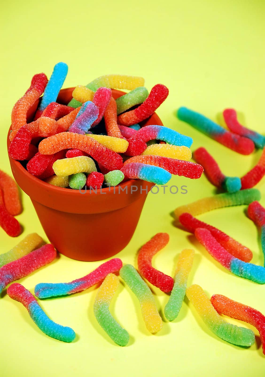 Gummi worms in pot