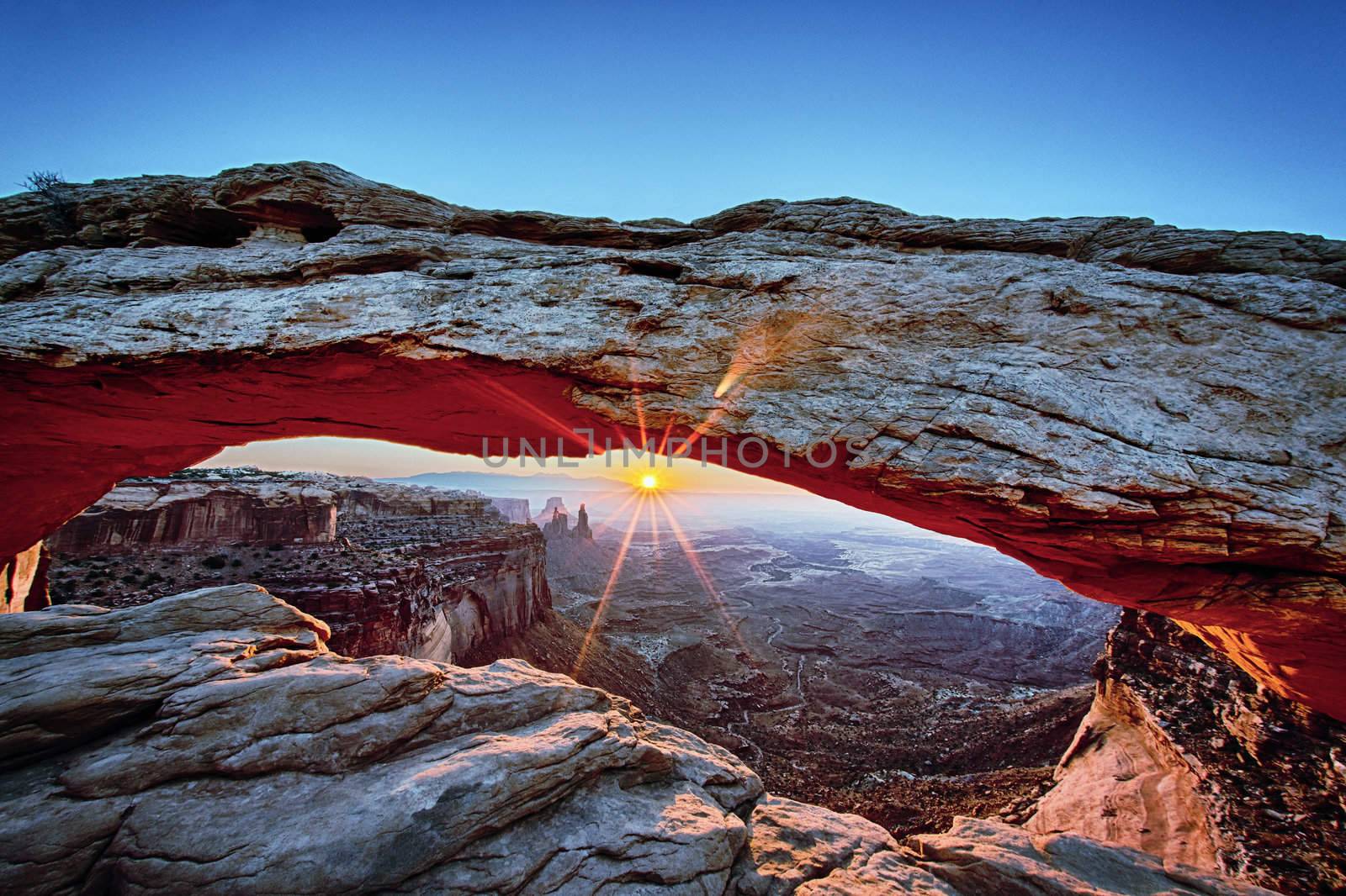 Sunrise at Mesa Arch in Canyonlands National Park, Utah, USA 