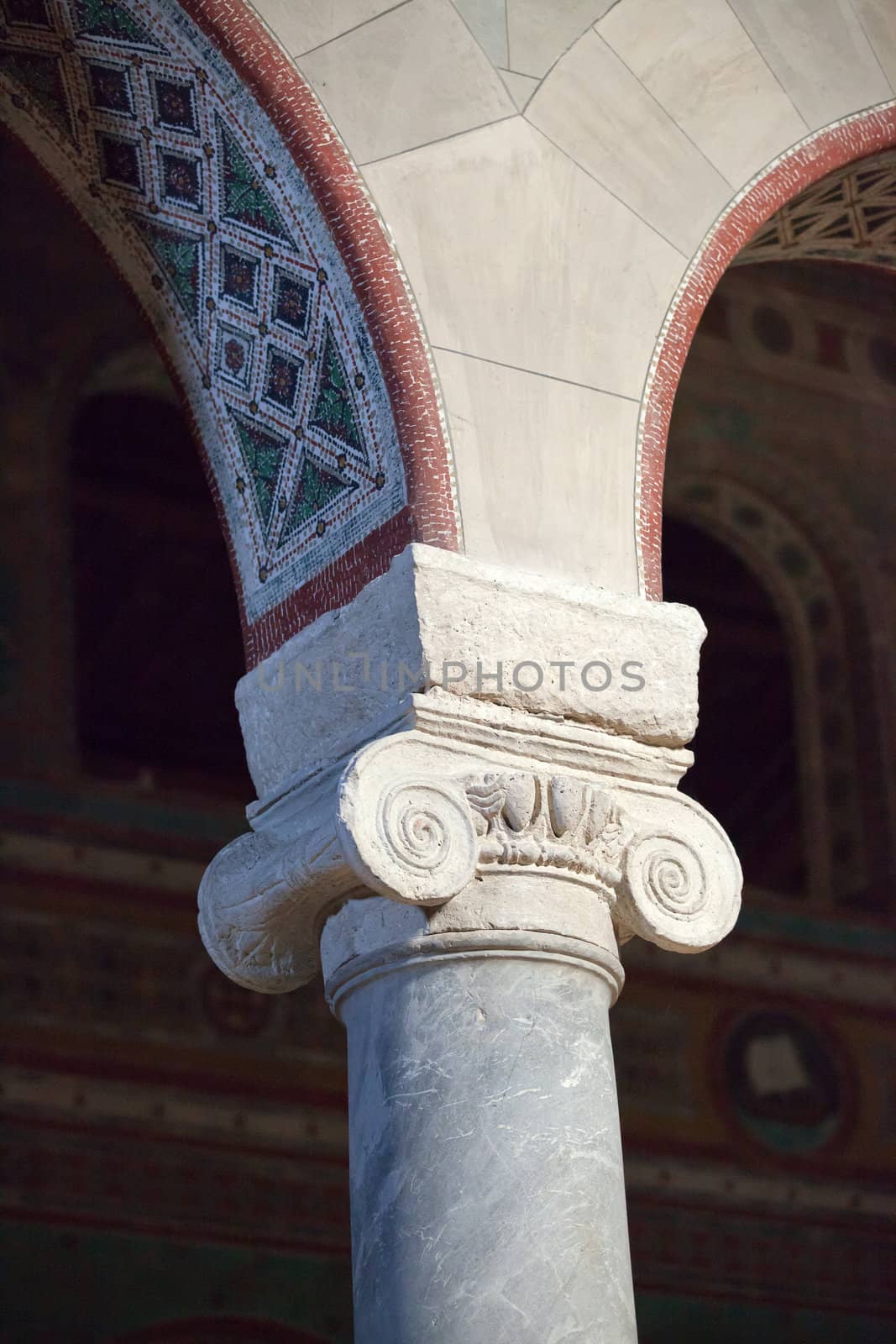 Chiusi - The Romanesque Cathedral  of San Secondiano, built around 560 AD over a pre-existing basilica, and renovated in the 13th C. It has a nave and two aisles supported by antique columns.