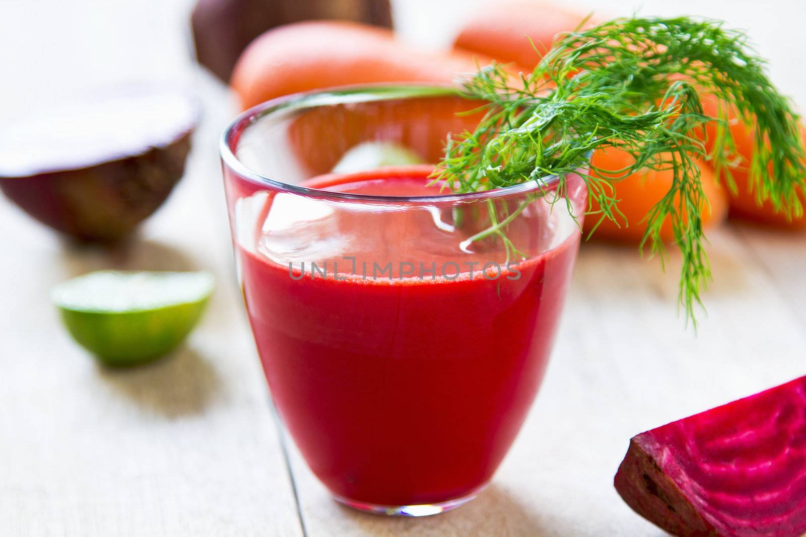 Beetroot with Carrot and Lime juice by vanillaechoes