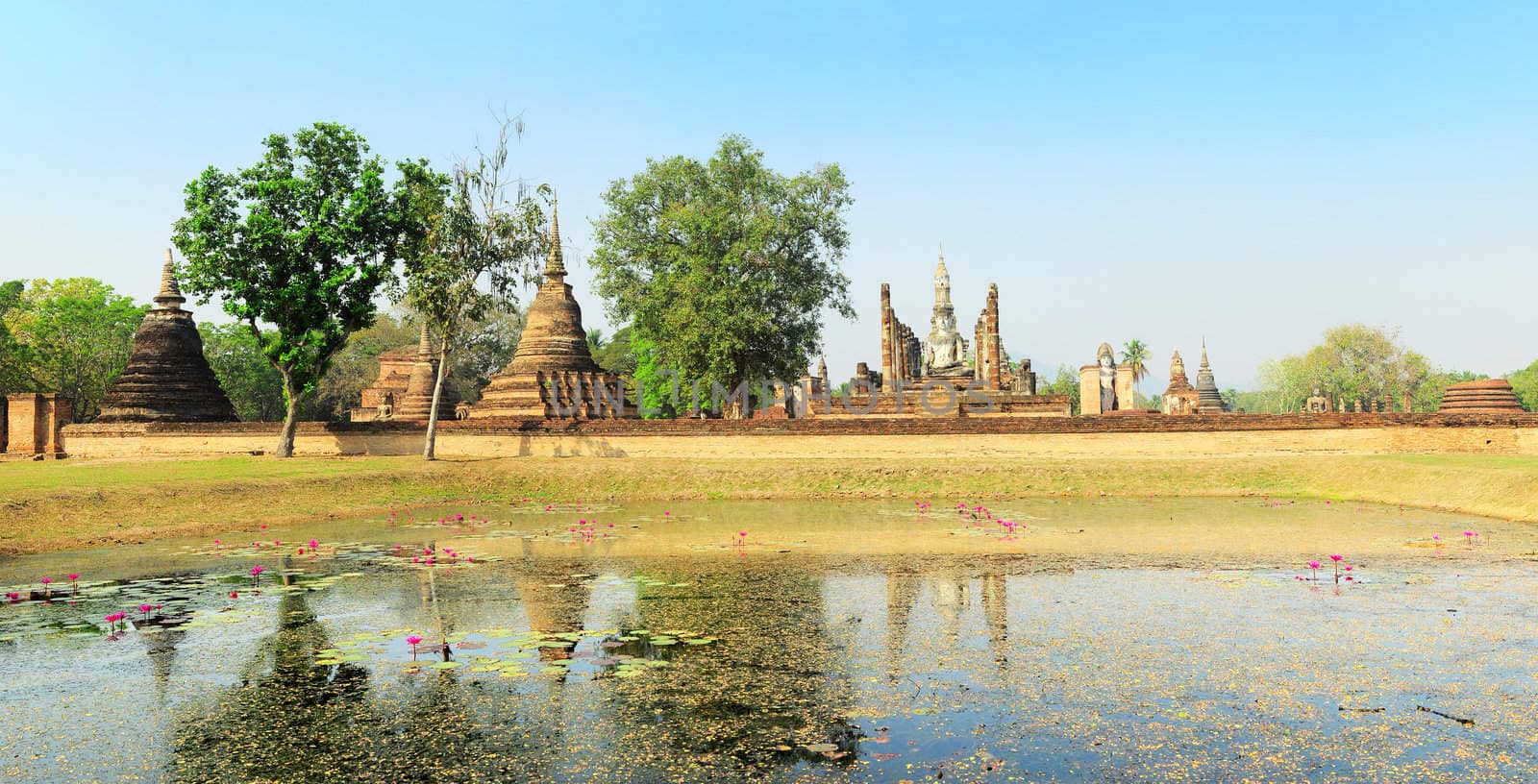 Sukhothai Historical Park by joyfull