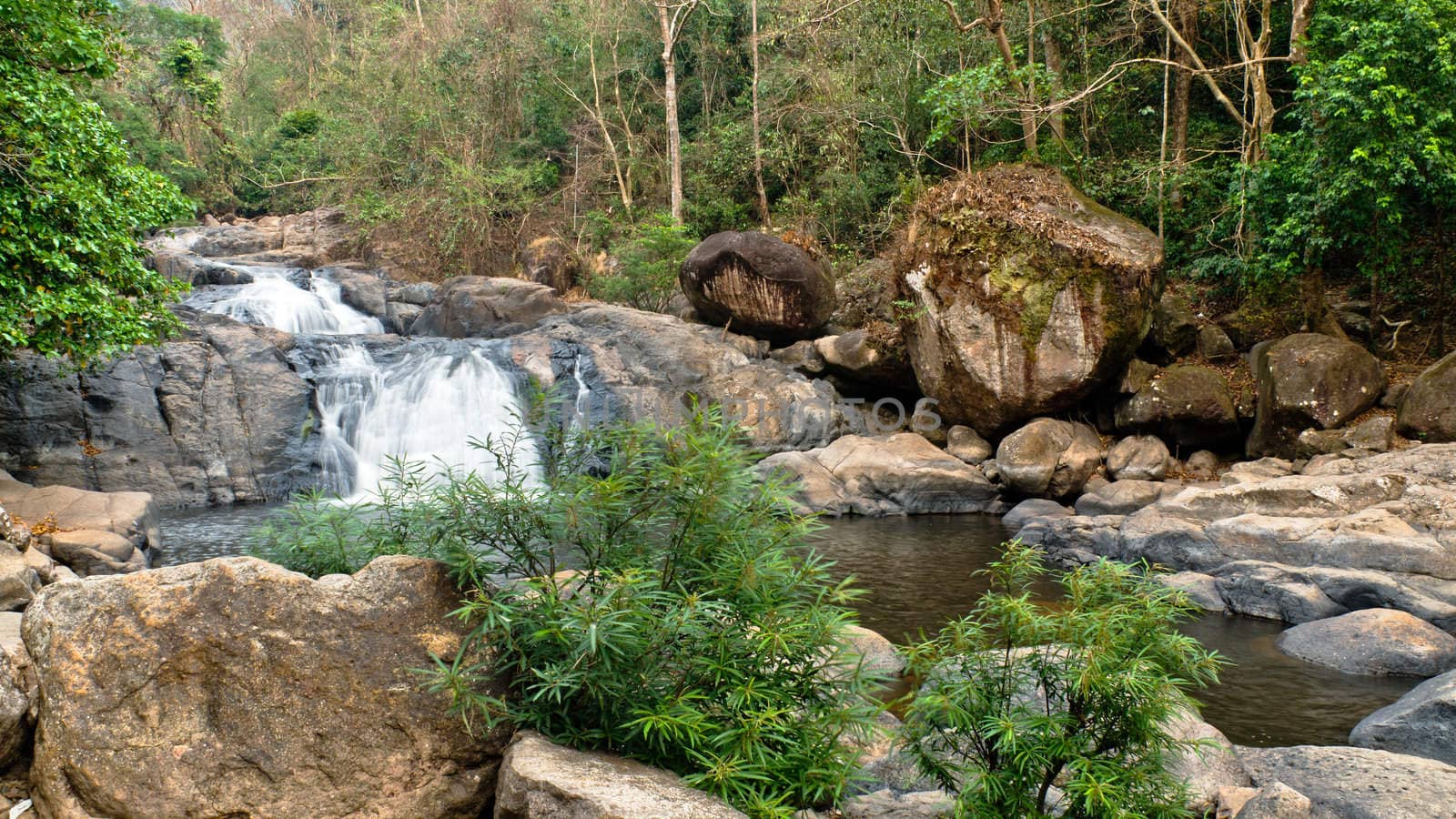 Nang Rong Waterfall by nuttakit