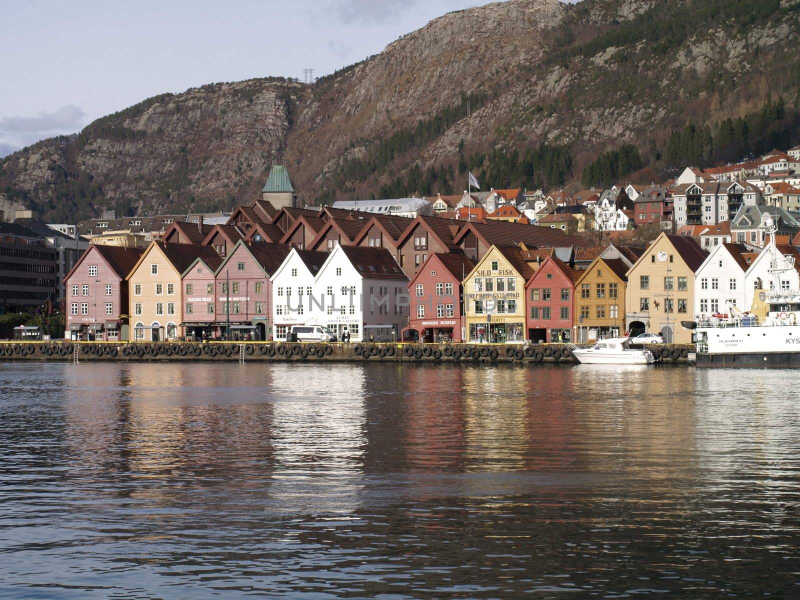 bergen harbour by viviolsen