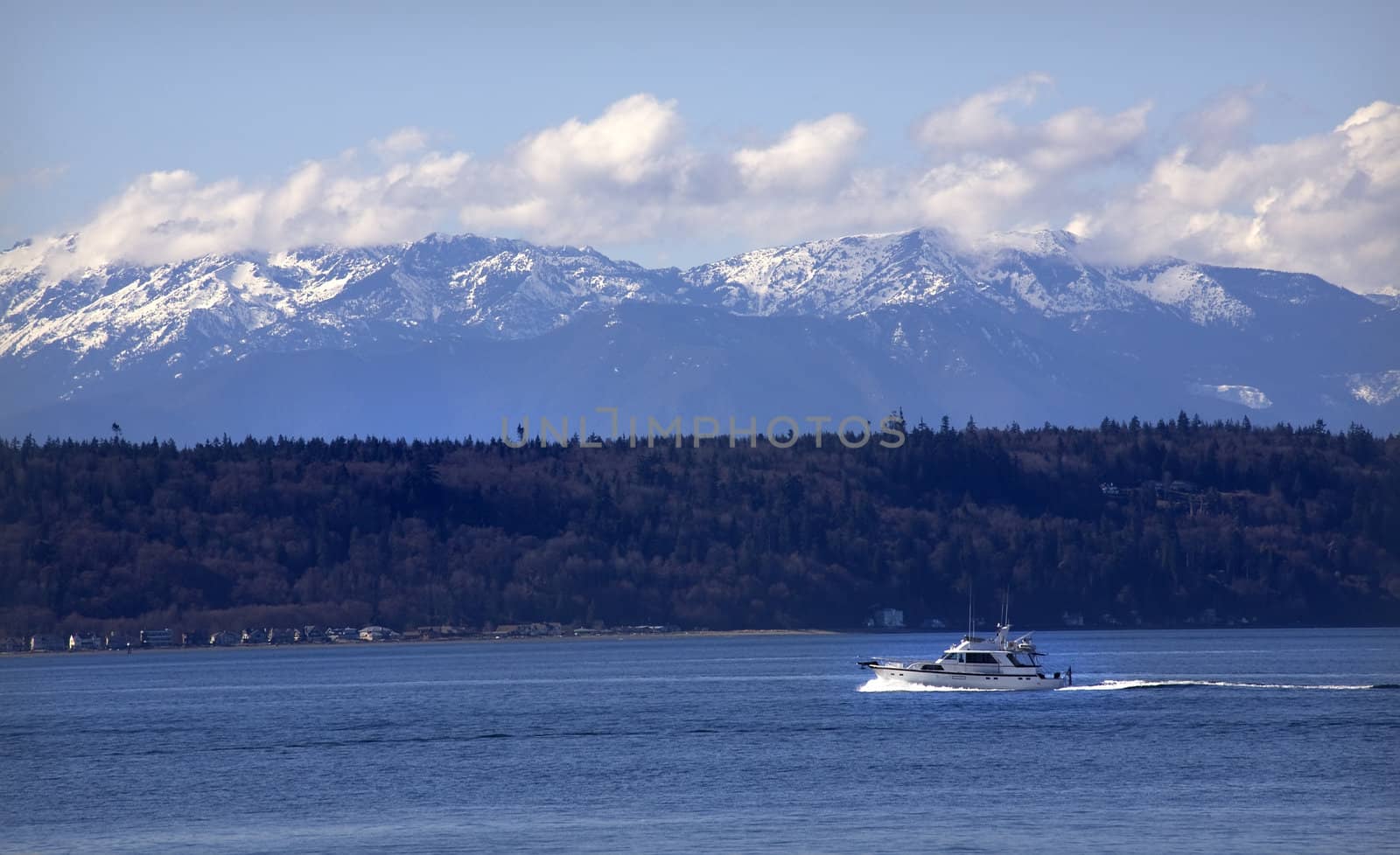 Motor Yacht, Puget Sound, Edmonds, Washington, snow, snowy, Olympic, Mountains, Snohomish, County