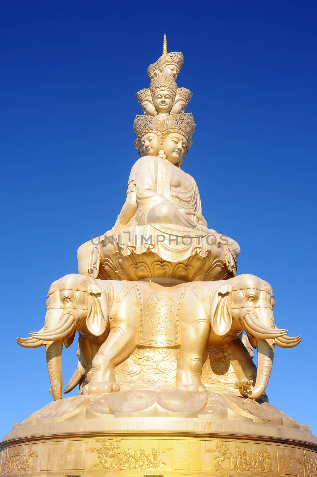 The famous Golden Buddha statue at the top of Emei Mountains in Sichuan, China