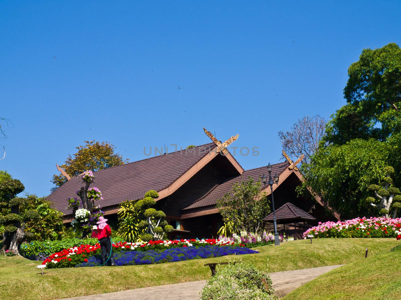 Doi Tung villa, Chiang Rai, Thailand by gururugu
