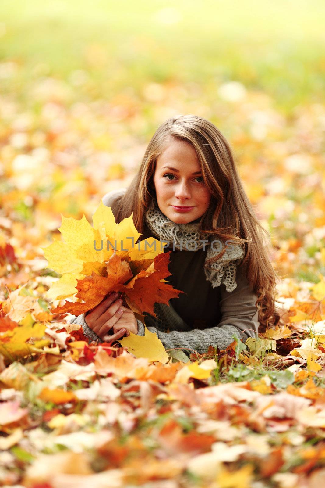 woman portret in autumn leaf by Yellowj