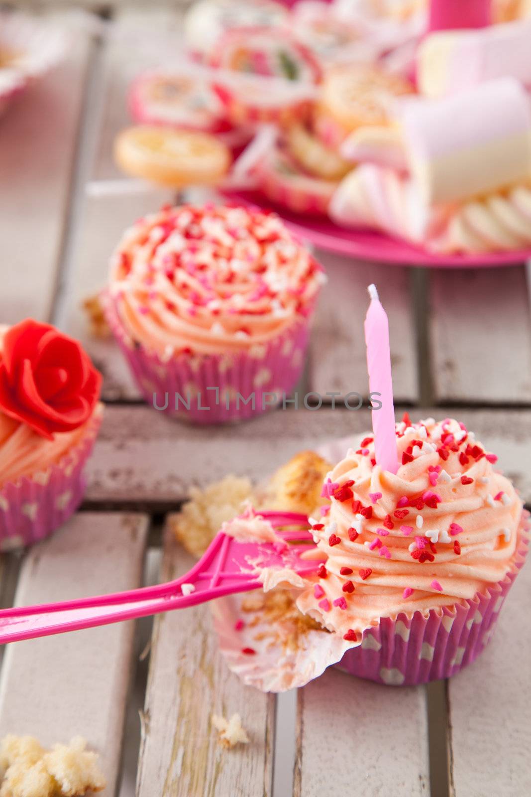 Birthday cupcakes by Fotosmurf