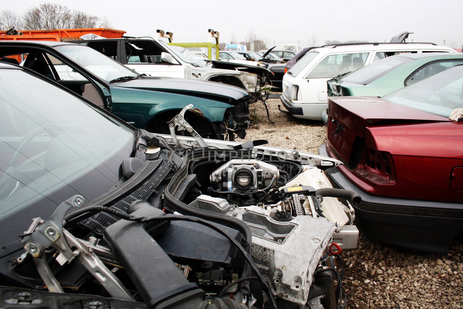 scrap yard for car recycling