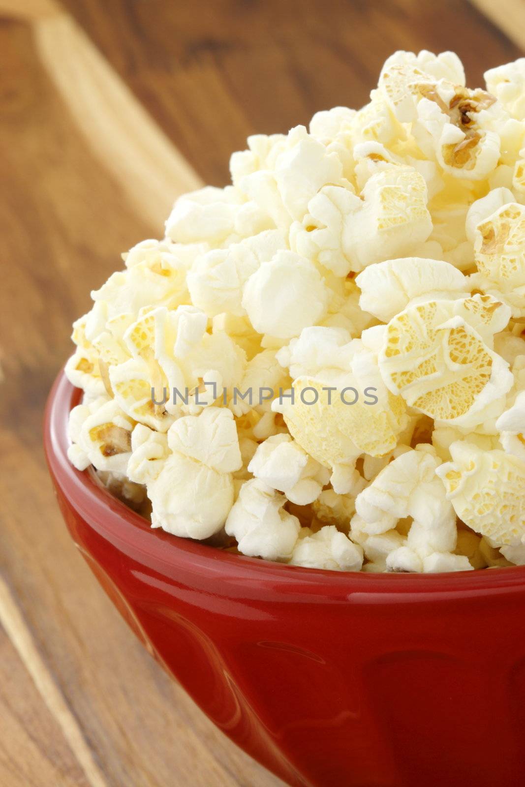 Fresh delicious popcorn by tacar