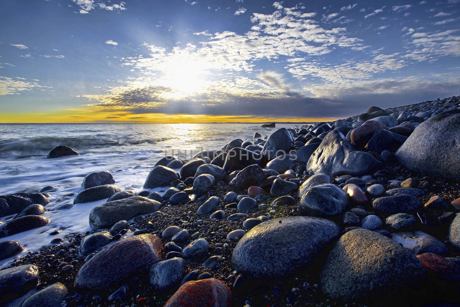 Sunset in wintertime at the Norwegian coast, Moelen