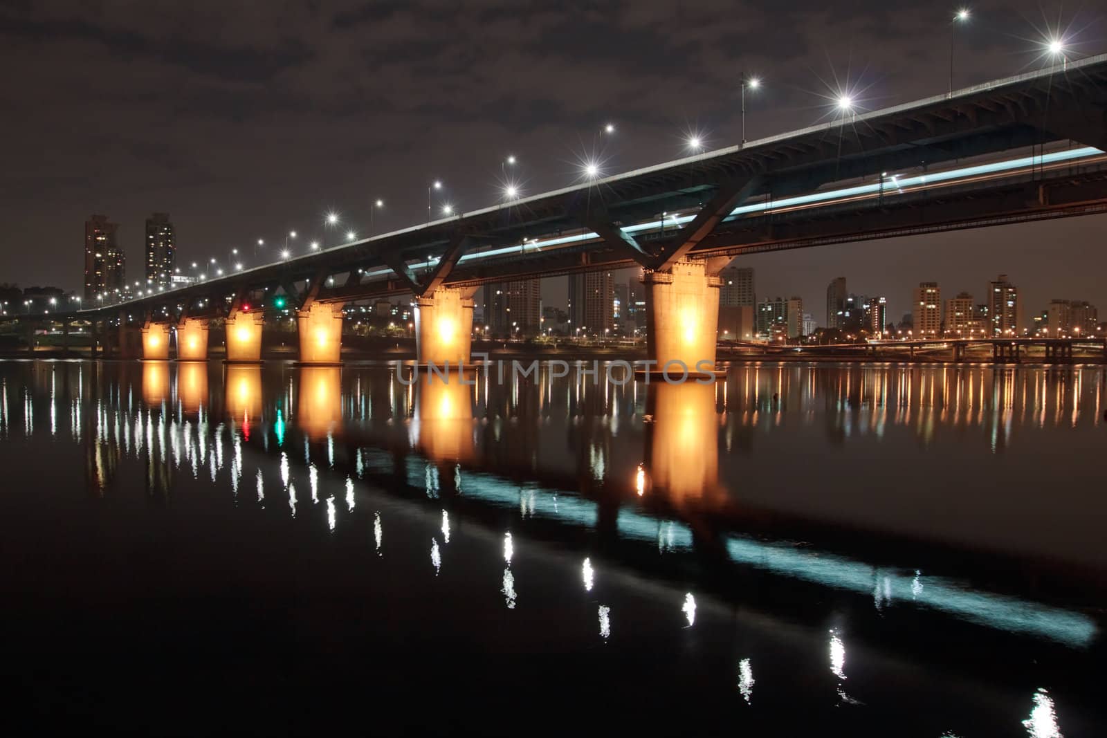 Cheongdam bridge over Han river in Seoul at night