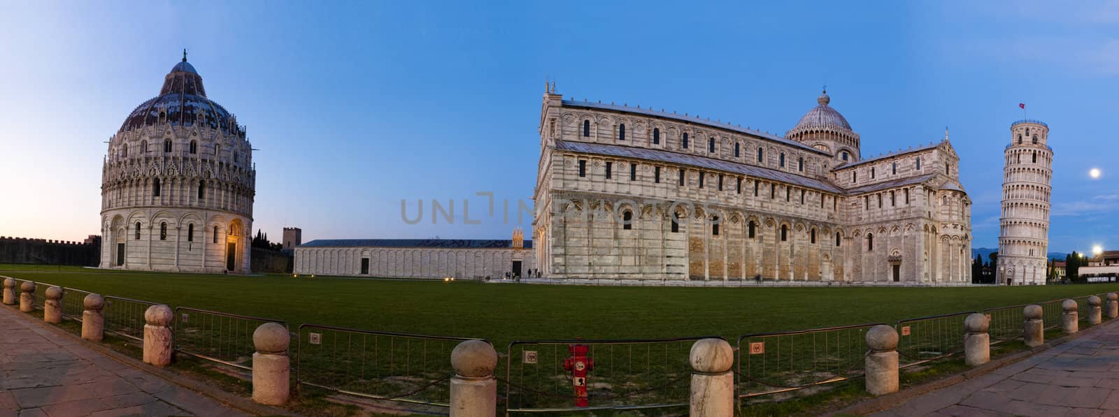 Pisa, Piazza dei miracoli by vinciber