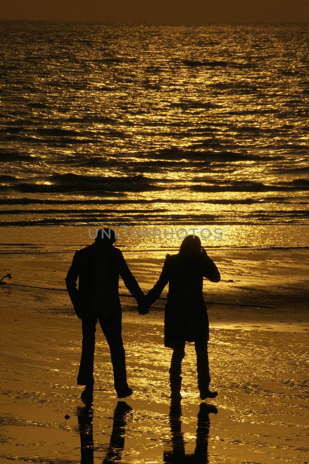 Couple at sunset by kawing921