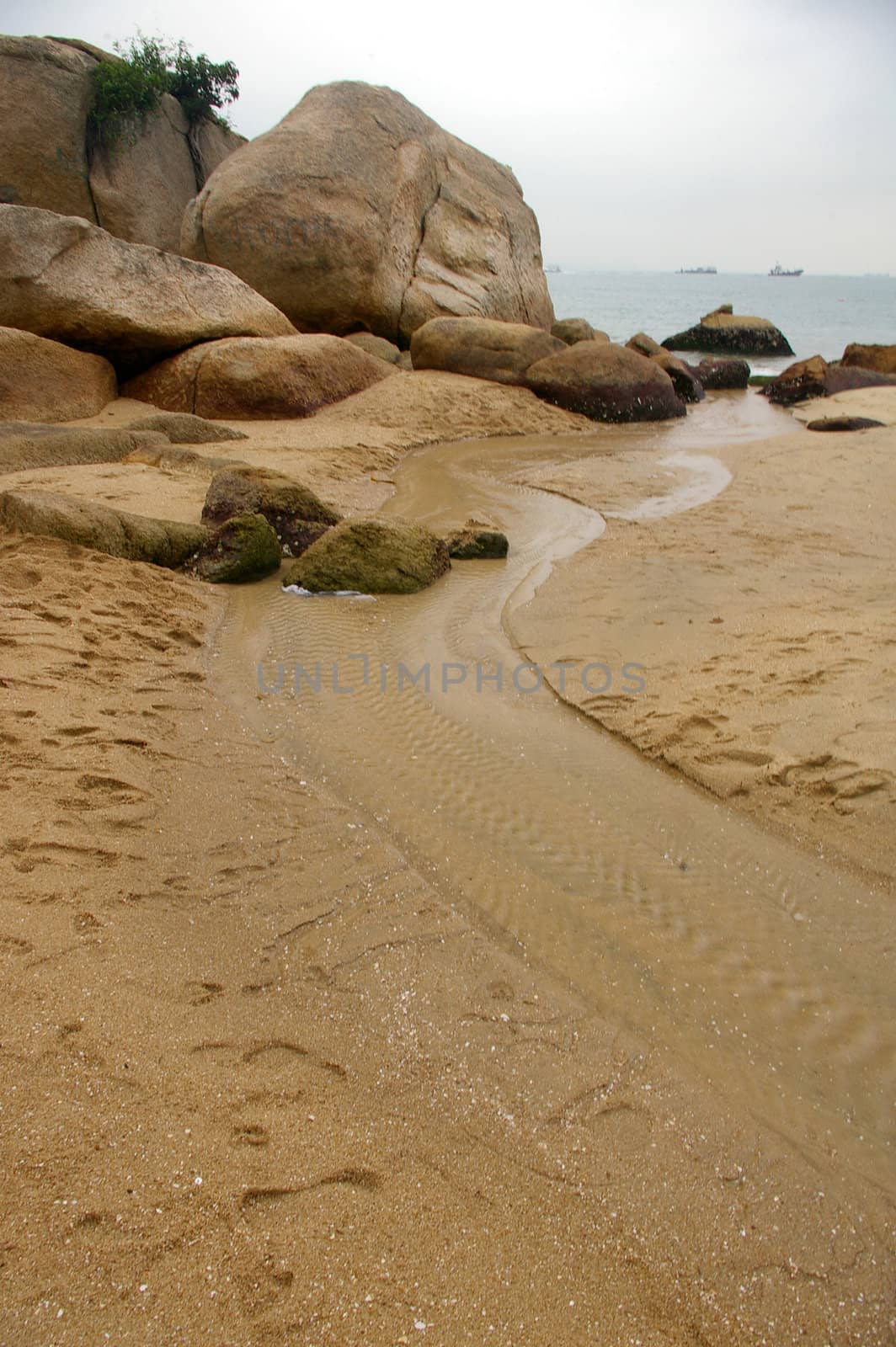 Rocks along the coast by kawing921