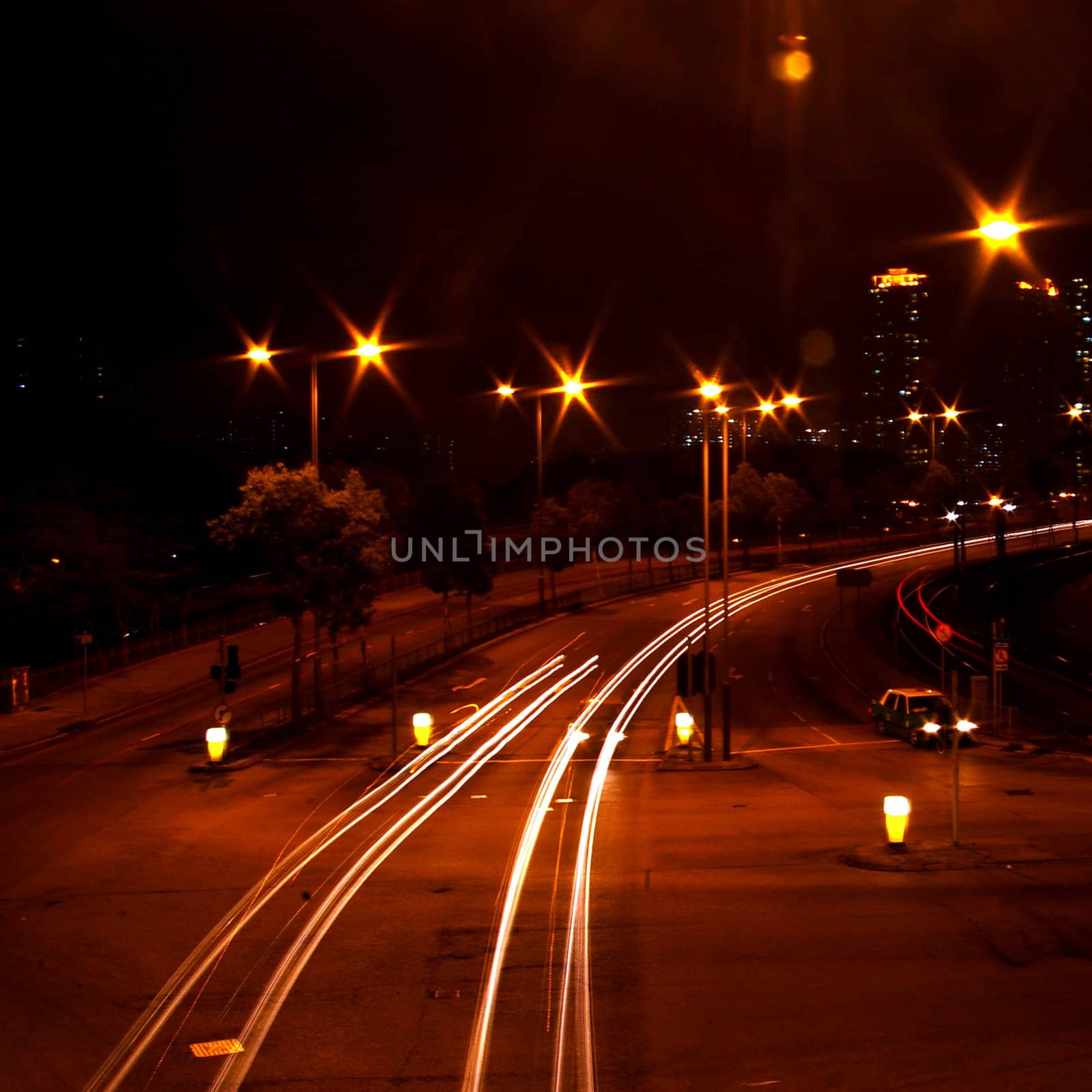Traffic in Hong Kong at night by kawing921