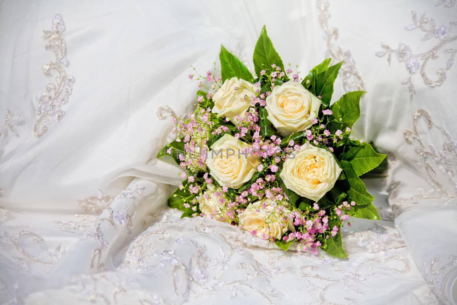 wedding bouquet on wedding dress by zhu_zhu