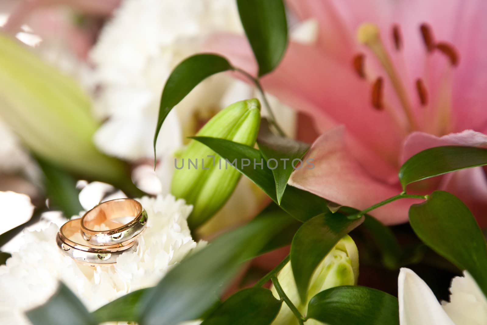 wedding rings on the bouquet by zhu_zhu