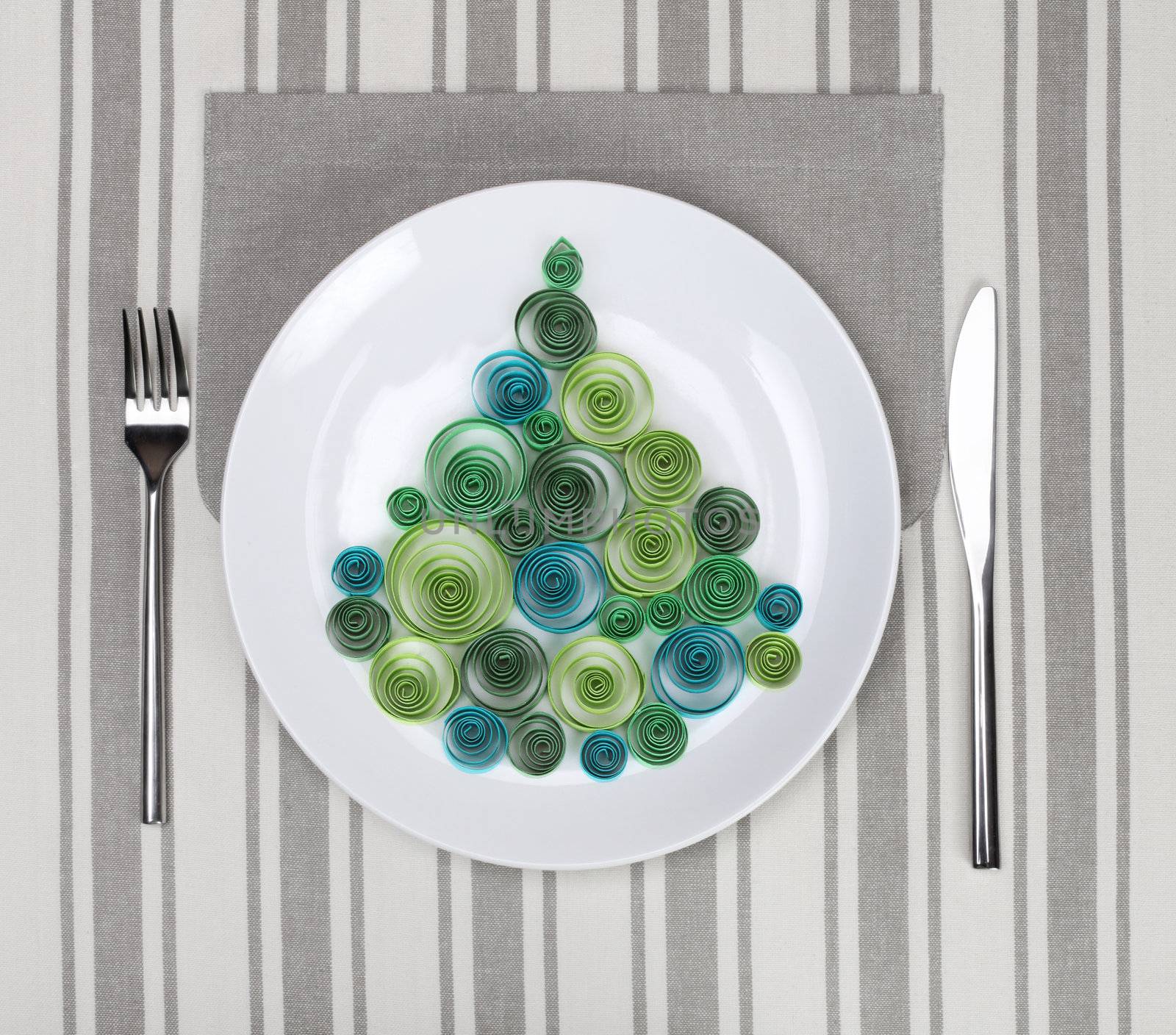 plate with christmas tree
