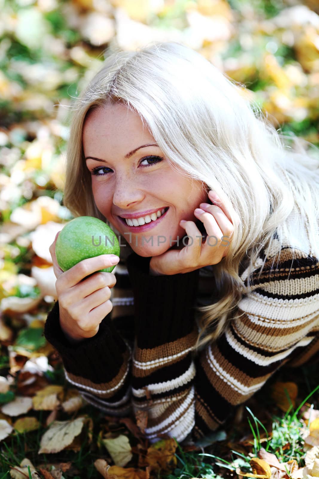 woman with green apple by Yellowj