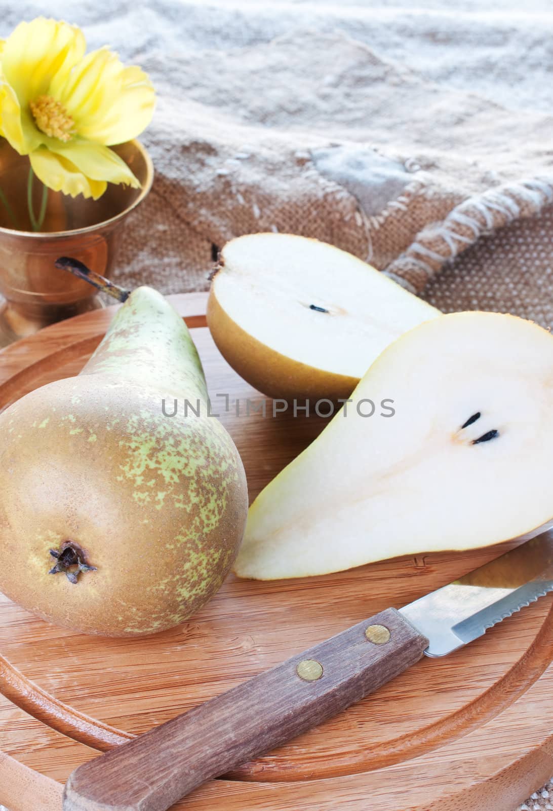 Fresh cutted pears on cutting board