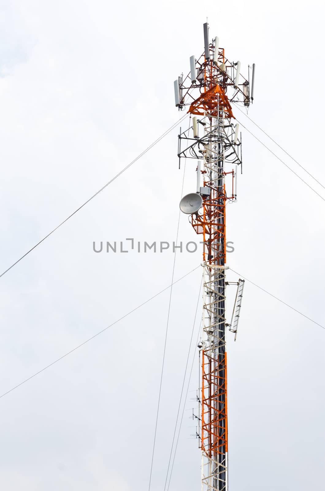mobile phone antenna by tungphoto