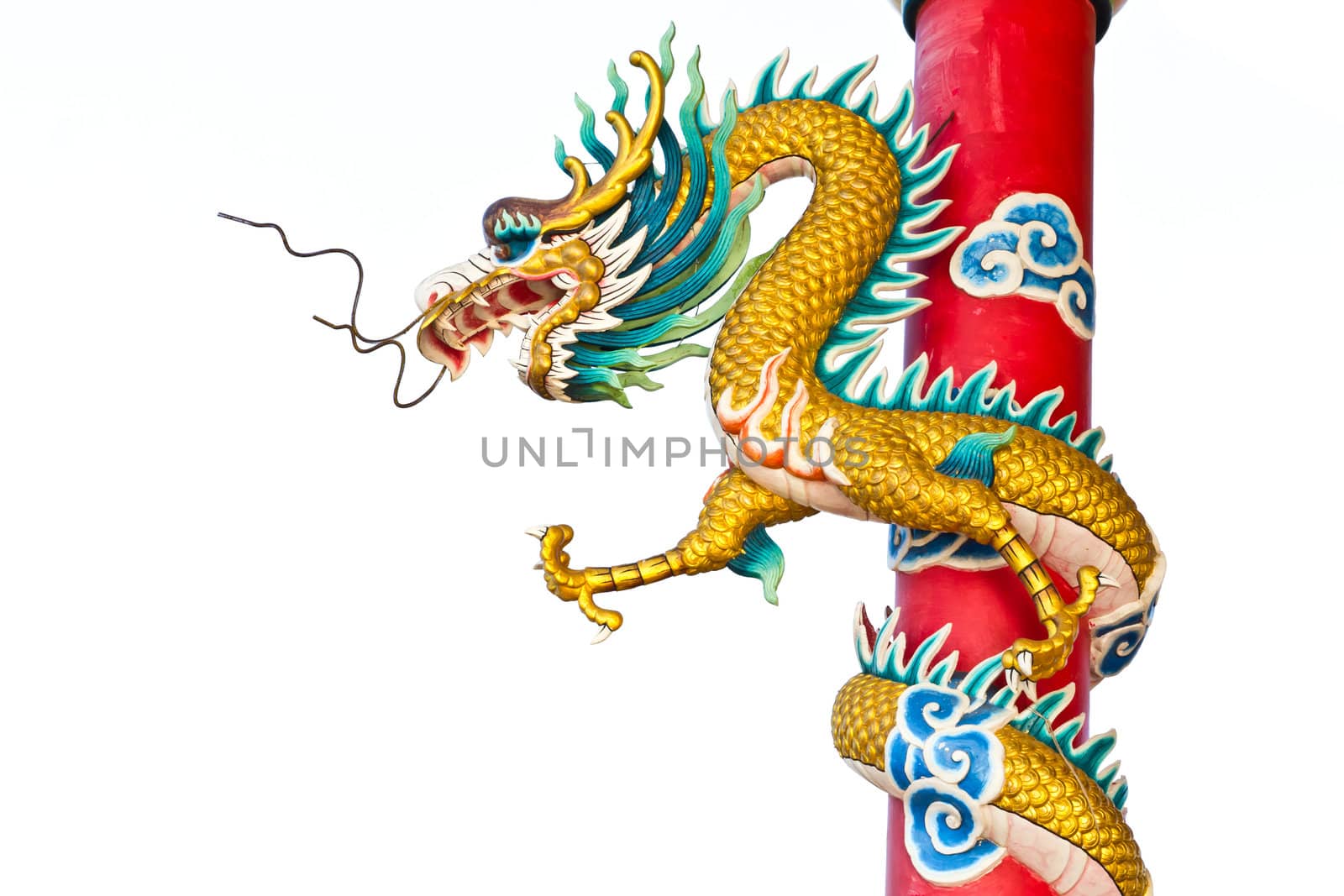 dragon statue in chinese temple by tungphoto