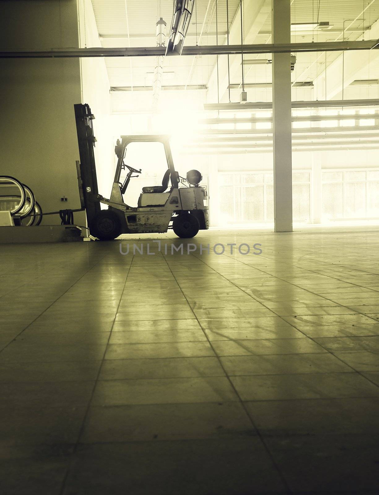 hall with forklift by Hasenonkel