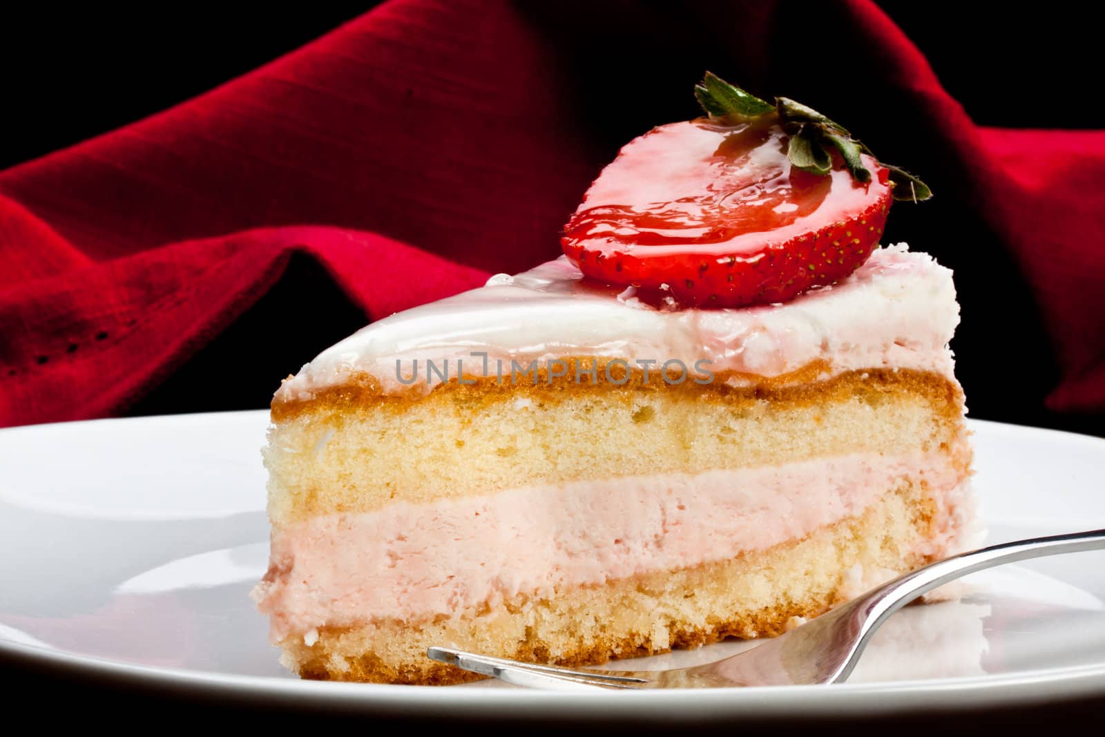 strawberry mousse by maxg71