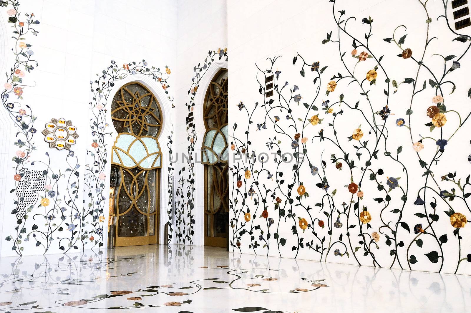 Wall decoration in Sheikh Zayed Mosque, Abu Dhabi, United Arab Emirates 