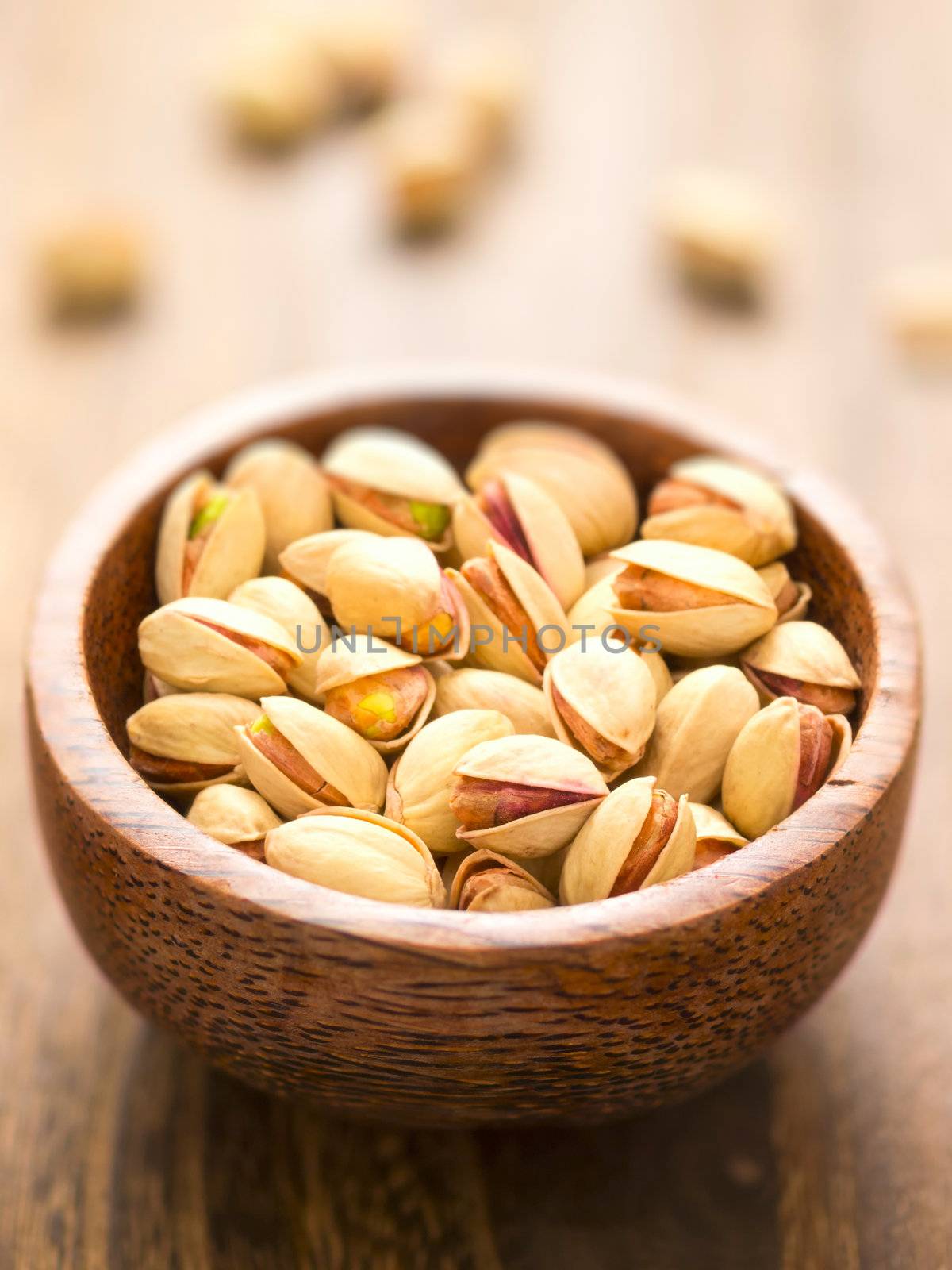 pistachio nuts by zkruger