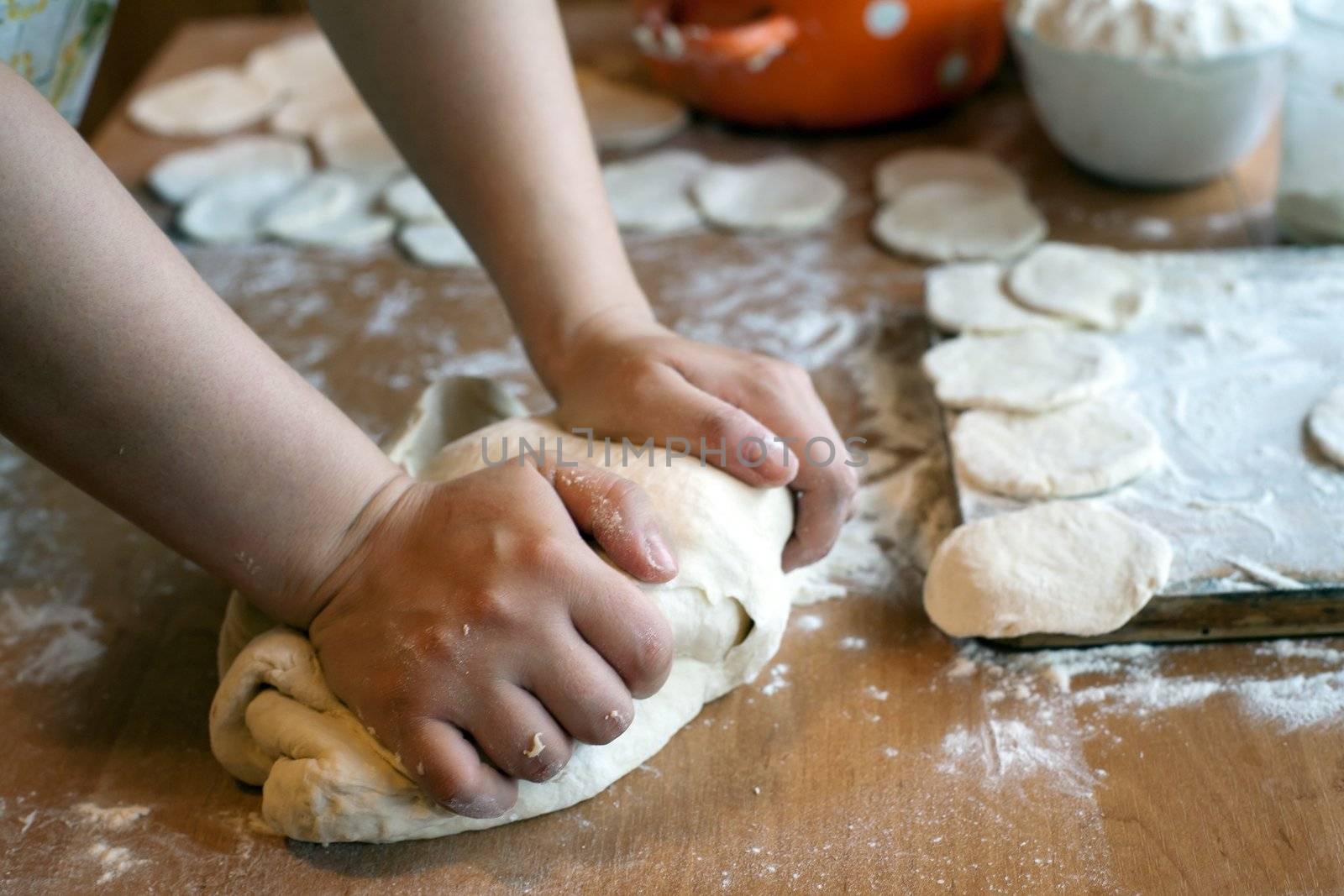 Making dough by velkol