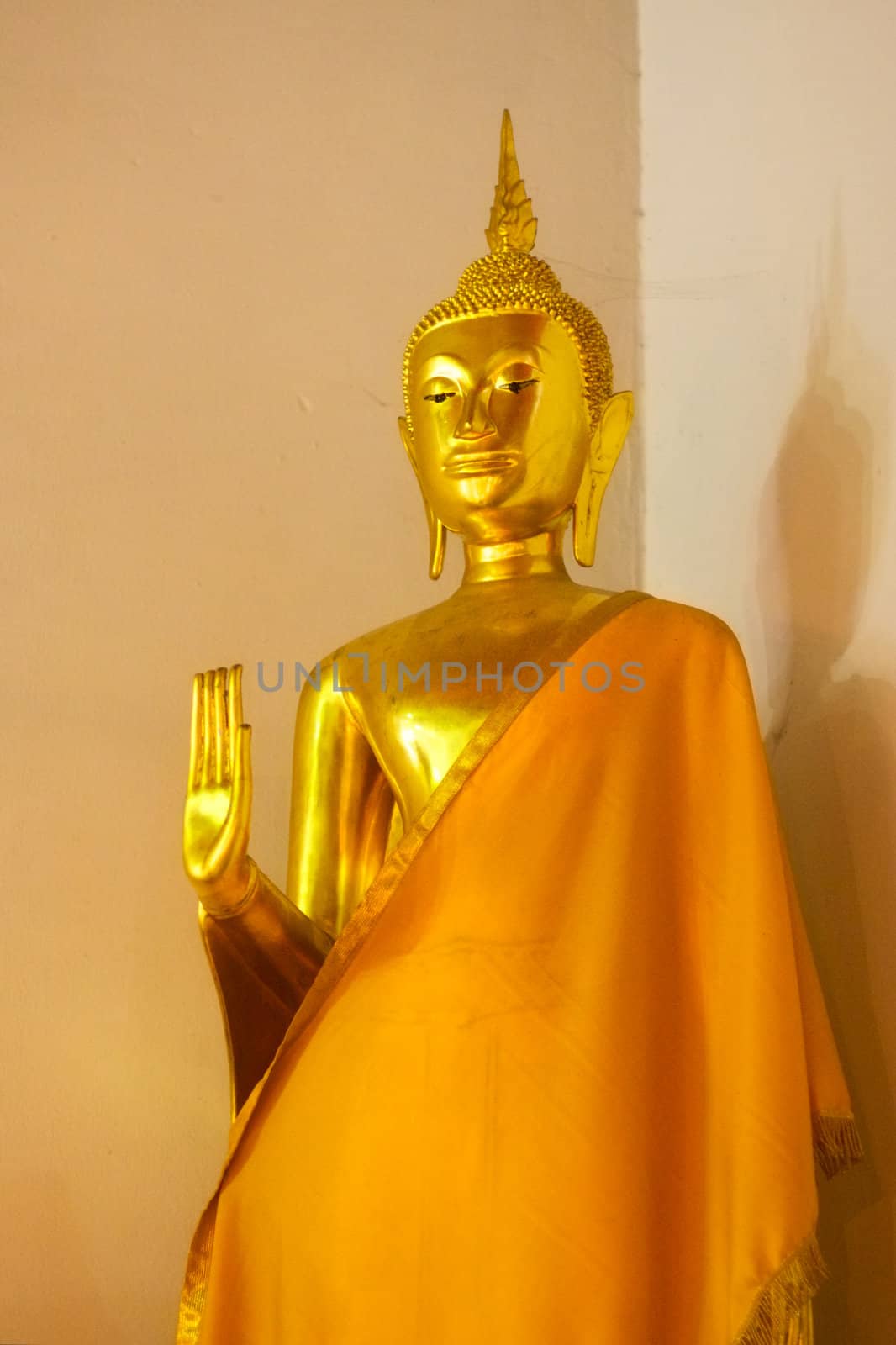 Statue in Wat Po by petr_malyshev
