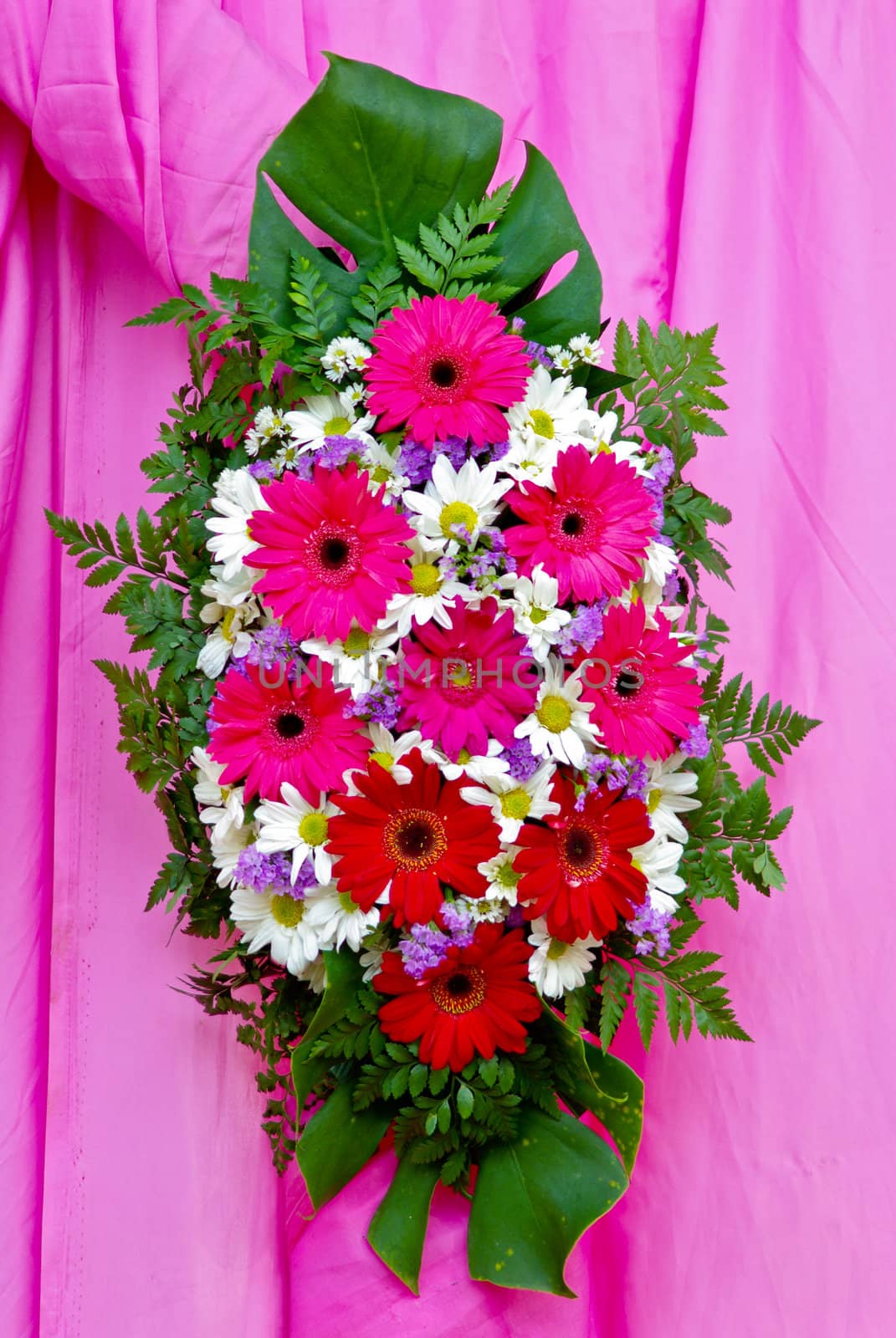 Nice Bouquet on pink fabric
