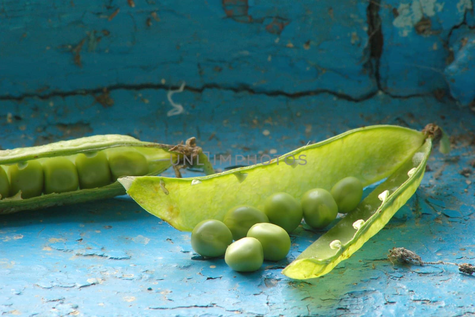 Green peas by velkol