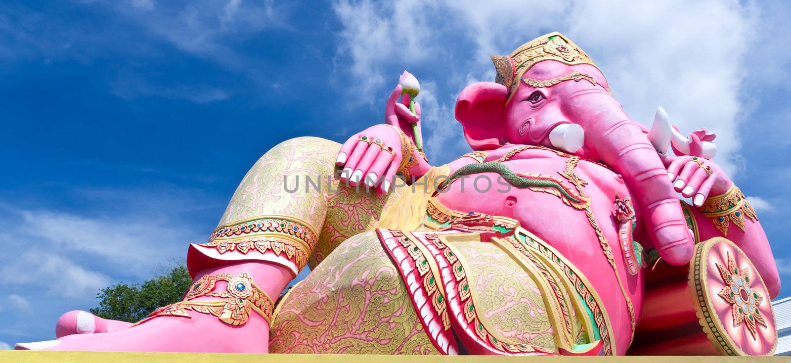pink ganesha largest statue in Thailand by tungphoto