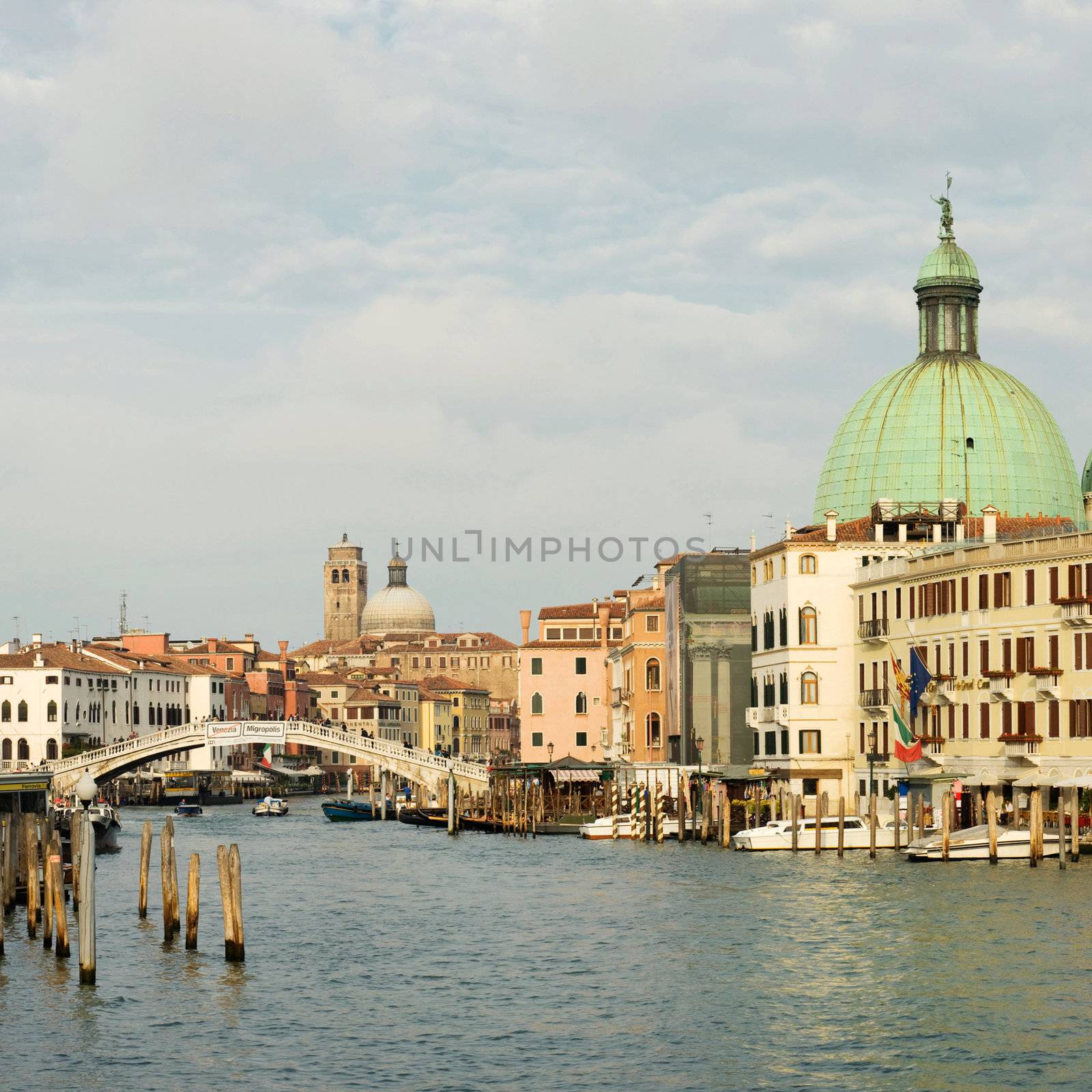 Canal in Venice by velkol