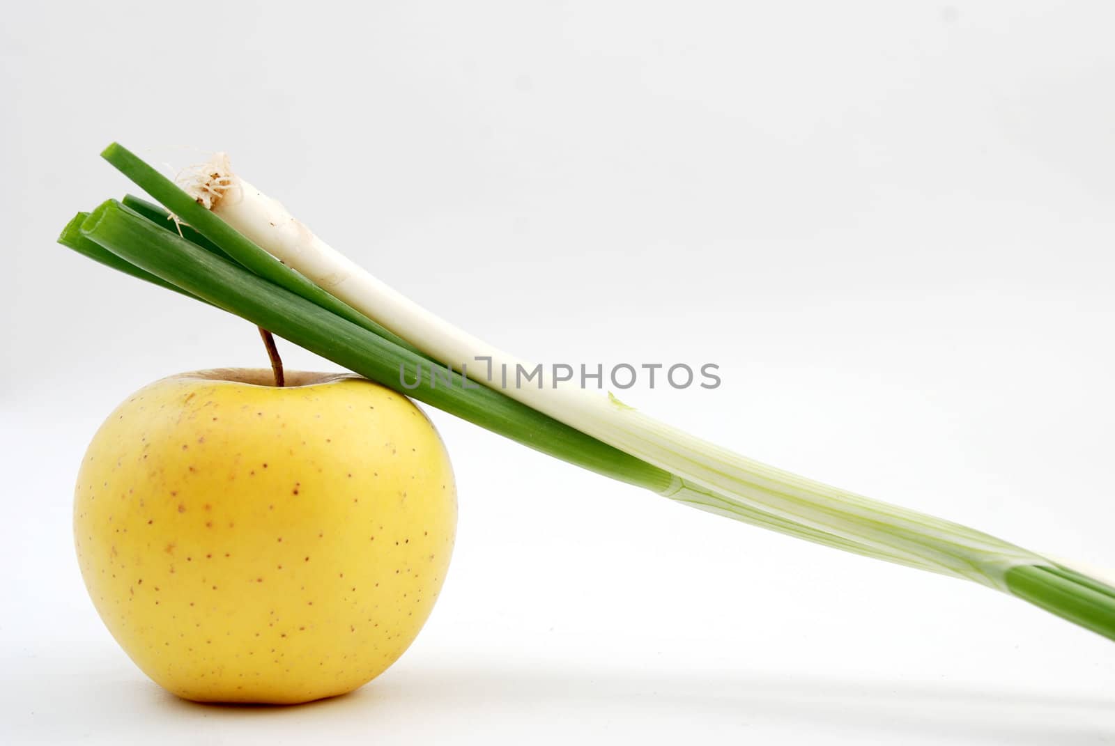 fresh onion and apples