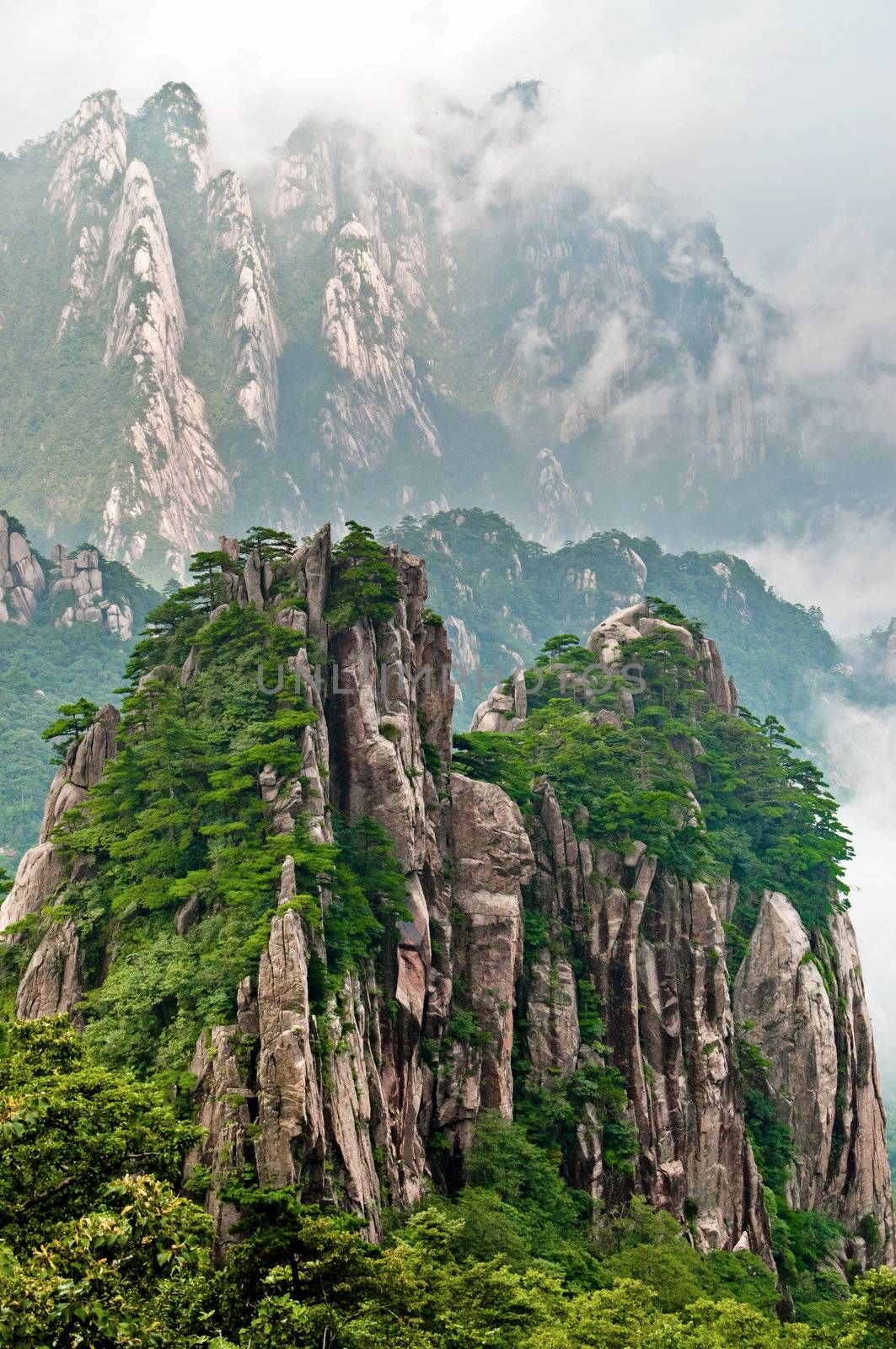 Huangshan peak by rigamondis