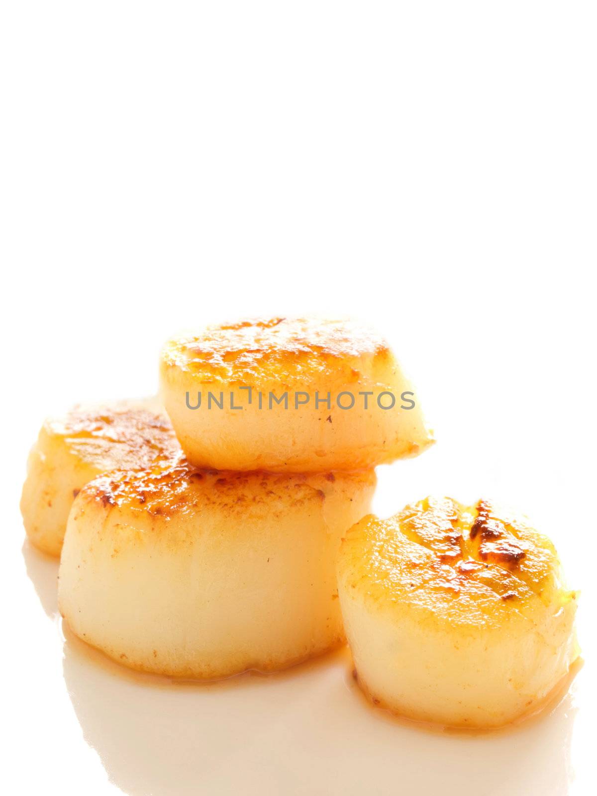 pan seared sea scallops by zkruger
