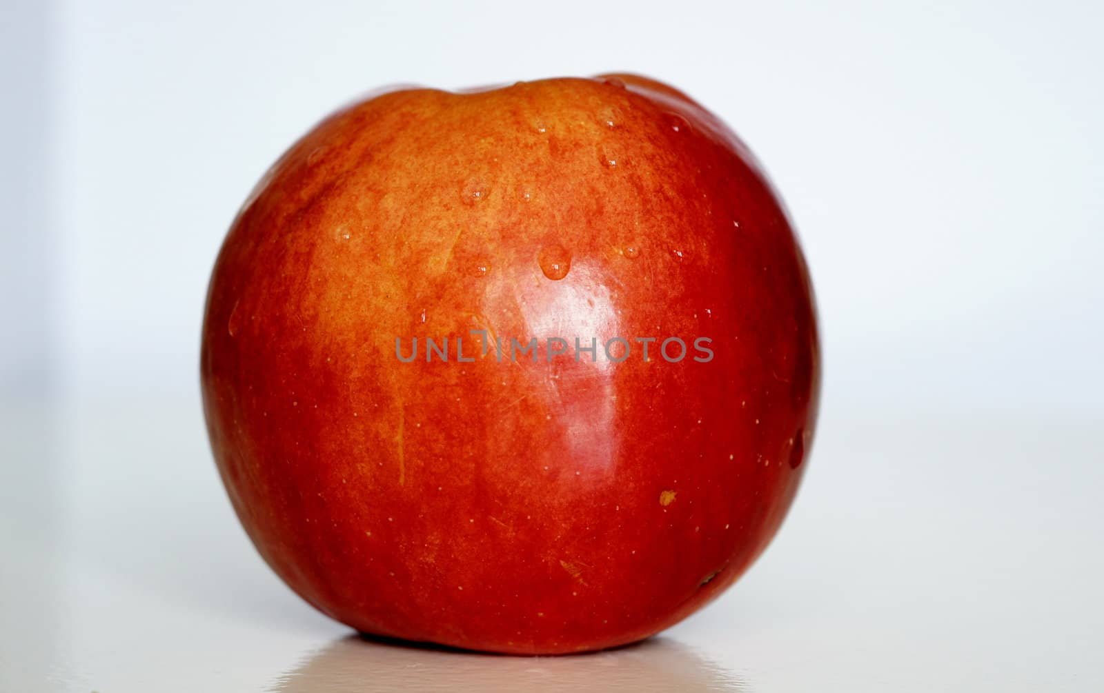 red apple