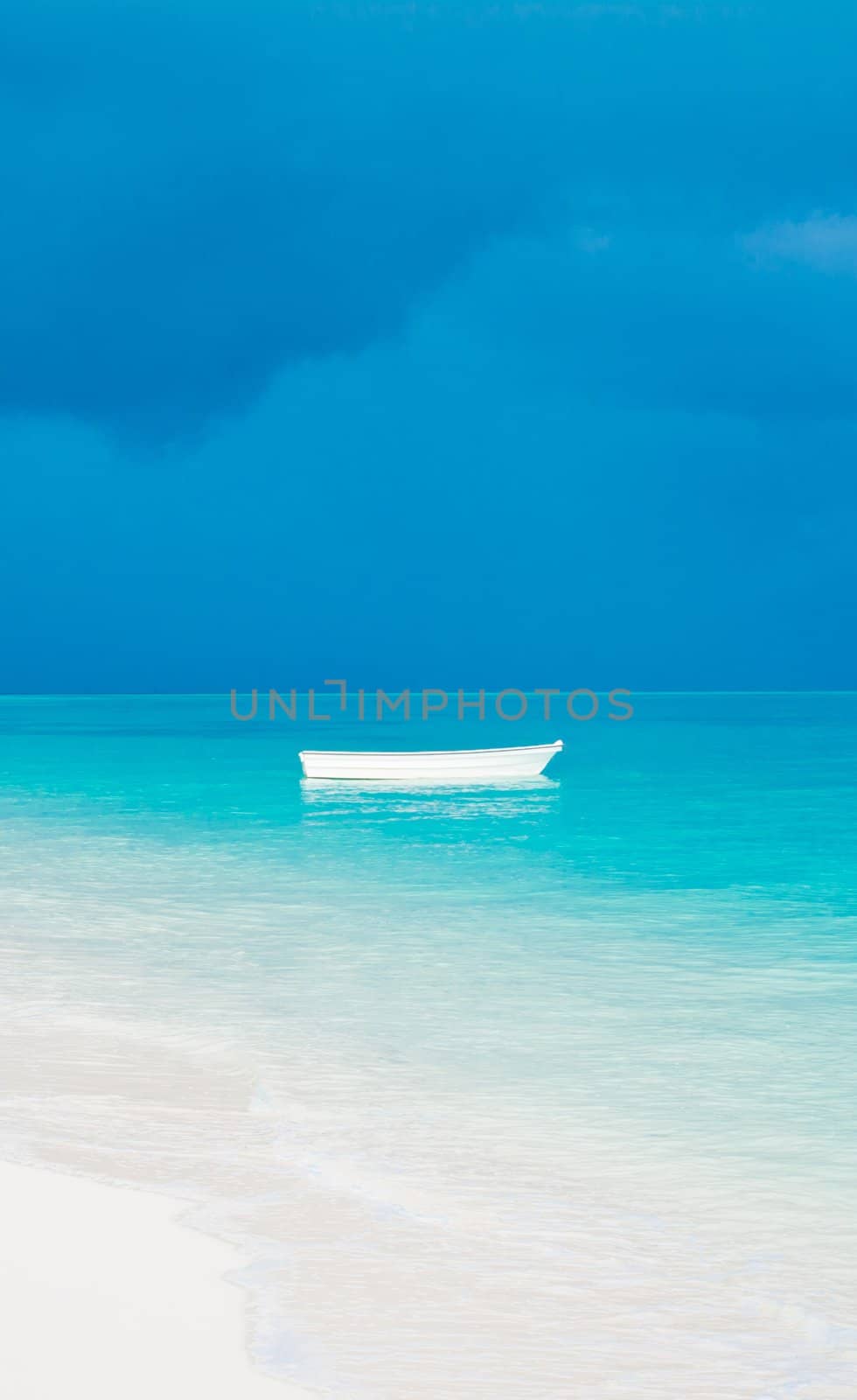 One white boat by photoroman