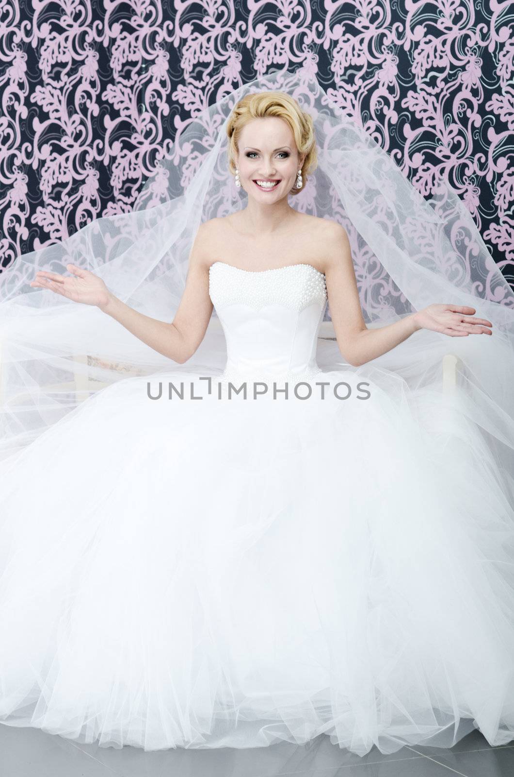 Bride with smile and opened arms by zakaz