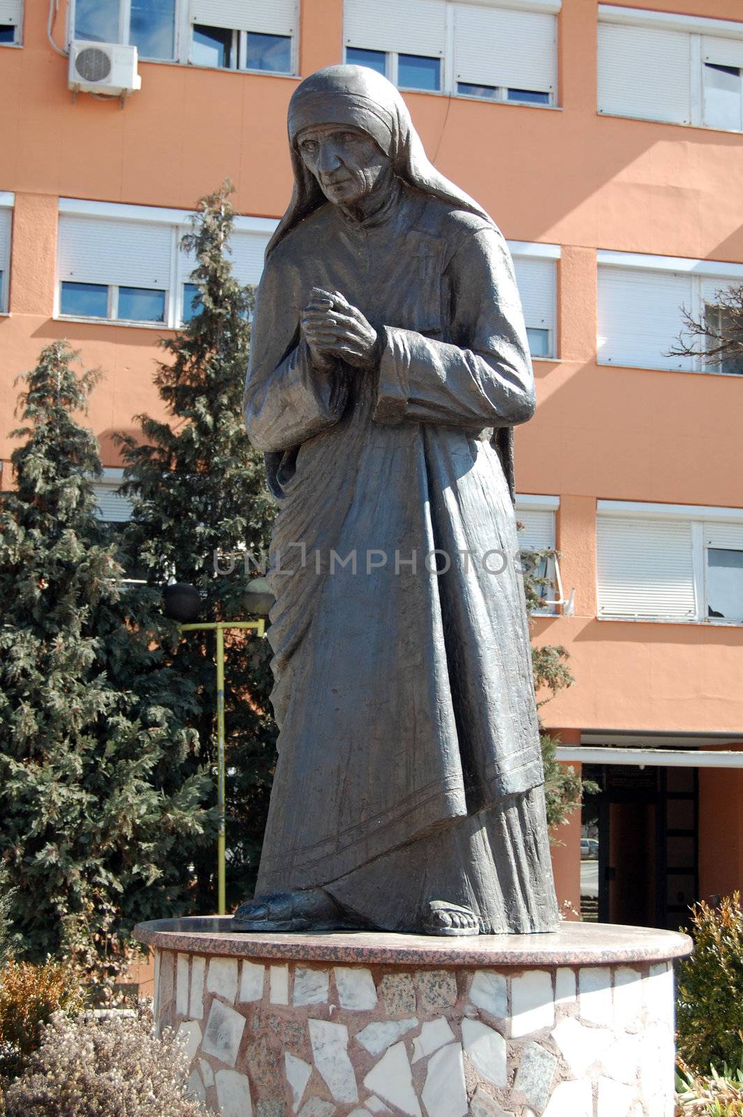 mother teresa,statue in struga,macedonia