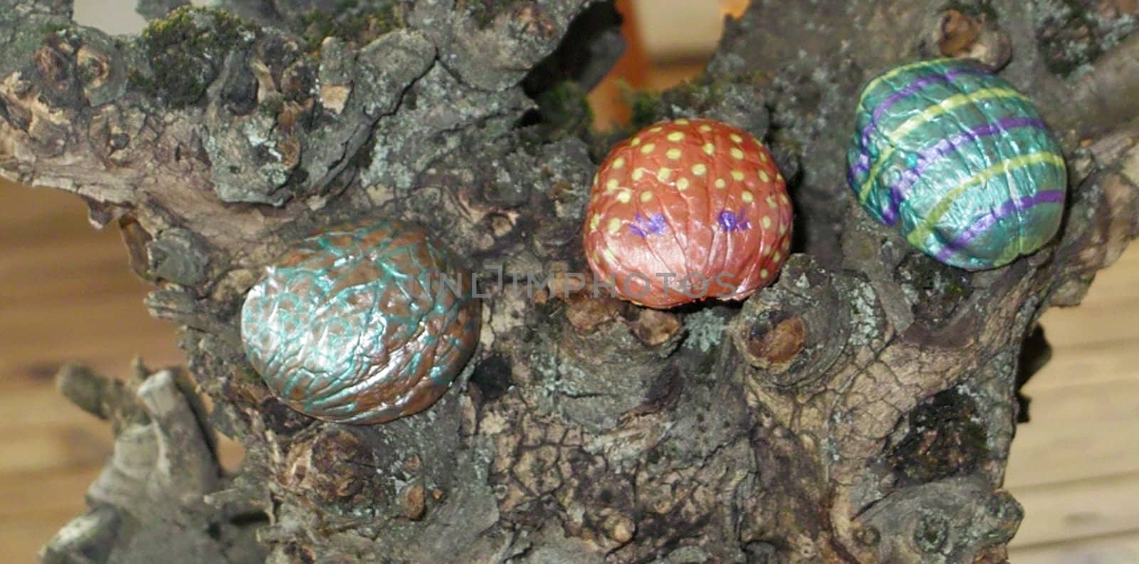 Hand painted walnuts shells by sattva